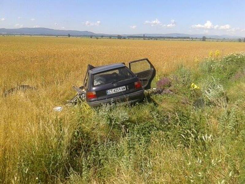 Пловдивчанин със счупен крак, след катастрофа край Брестовица