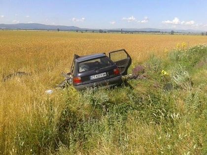 Пловдивчанин със счупен крак, след катастрофа край Брестовица