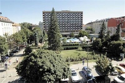 Евакуираха района около хотел „Рила” в София