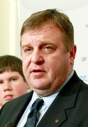 Без войска по улиците при риск от терор и размирици