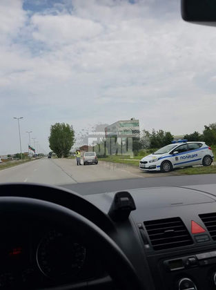 Ченгета завардиха изходите на Пловдив заради стрелбата в центъра, стана ясно кой е простреляният охранител (СНИМКА)