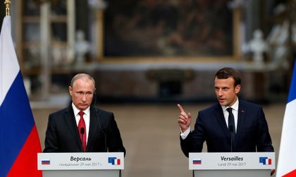 Колко силно Путин иска да се сближи с Париж
