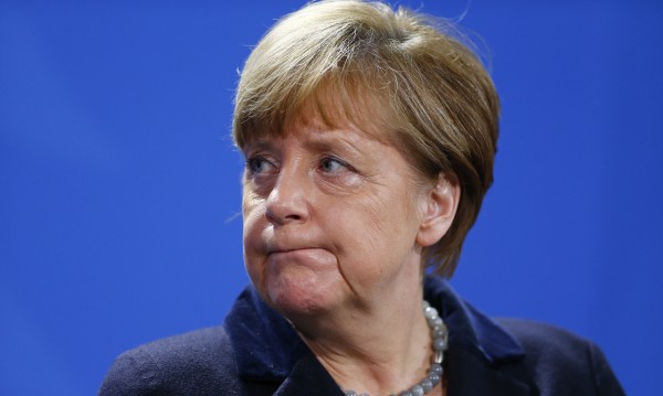 Папата разсърдил Меркел, сравнил Европа със стара жена