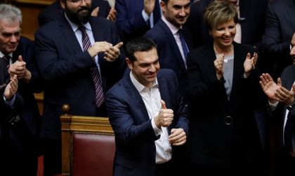 Ципрас оцеля при вота на доверие с един глас