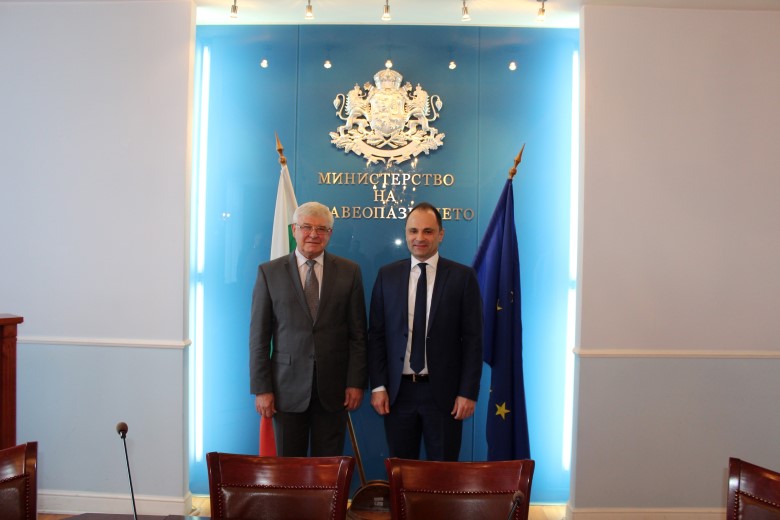 Министър Кирил Ананиев и македонският му колега Венко Филипче подписаха План за сътрудничество
