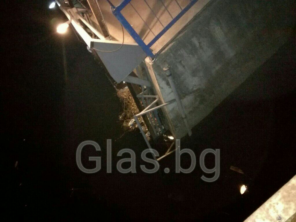 УЖАС В БРЕСТОВИЦА! Мъртъв дядо изплува от канала до селото! (СНИМКА)