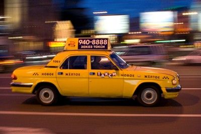 Руснак пътува 12 500 км с такси