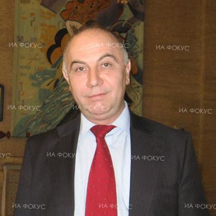 Проф. Лалко Дулевски, ИСС: Принципът ни е да водим дебат не за себе си, а за младите хора