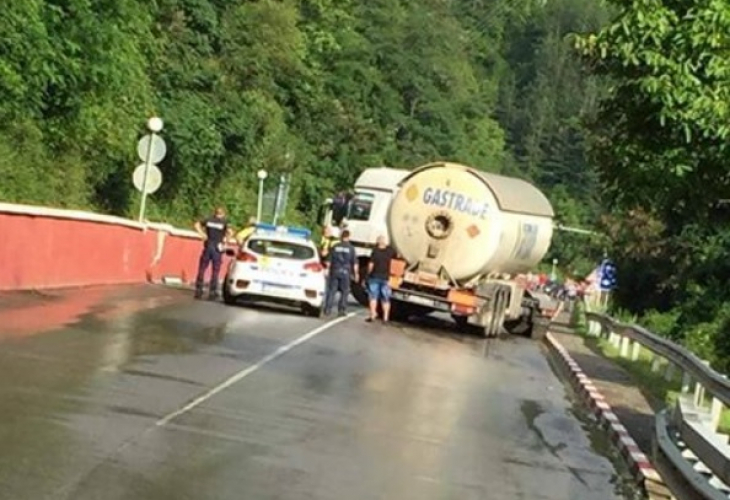 Очевидец на ада до Своге сензационно: Шофьорът на автобуса не е виновен, там течеше река, а мантинелата е скъсана преди повече от месец