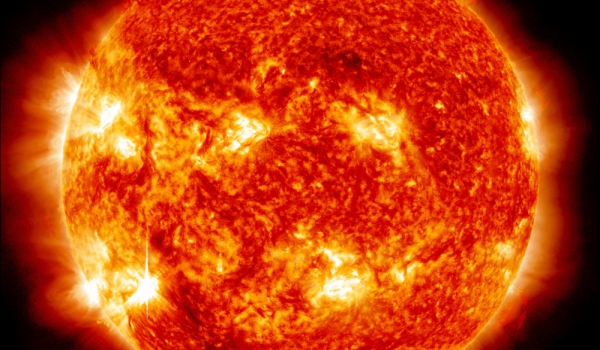 Астрономи: Свръхмощни изригвания на Слънцето ще разрушат Земята!
