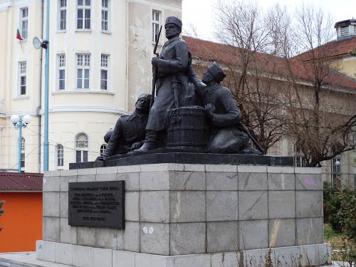 Преобразяват площад Централен, местят паметника на Гюро Михайлов