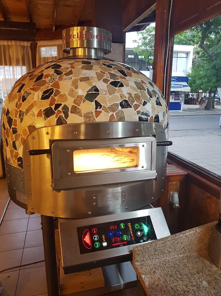 В Бирария Кедъра вече се правят пици с най-модерната и униклана италианска пещ СНИМКИ