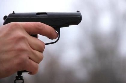 Възрастен мъж се простреля с личния си пистолет в Пловдивско