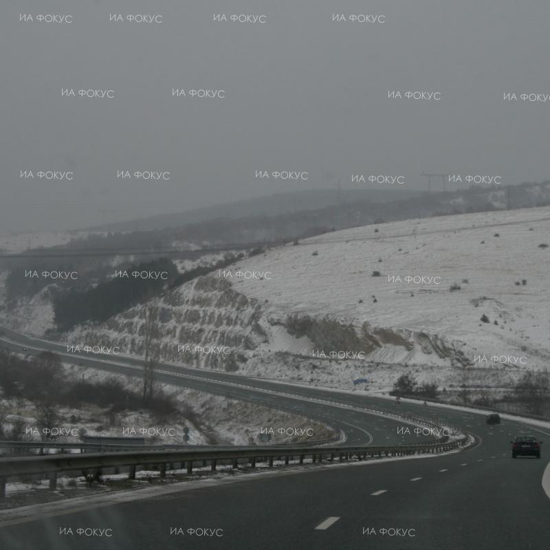 Кюстендил: Ограничено е движението за товарни автомобили над 3.5 тона в някои участъци от пътя Смоличано – Пелатиково