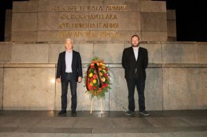 Колегата на Борисов във властта Сидеров обяви със задна дата Запада за Втората световна война