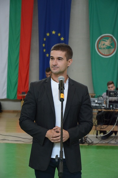 Европейски избори 2019: Кандидатът за евродепутат от ГЕРБ Николай Диков: Благодаря на преподавателите си за най-важния урок – да уча и да бъда подготвен за утрешния ден