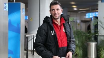 Голям интерес към Манолев от Първа лига, националът отхвърлил всички оферти