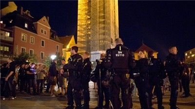 Поредна тежка нощ в Германия: Бежанци се млатиха с местни жители