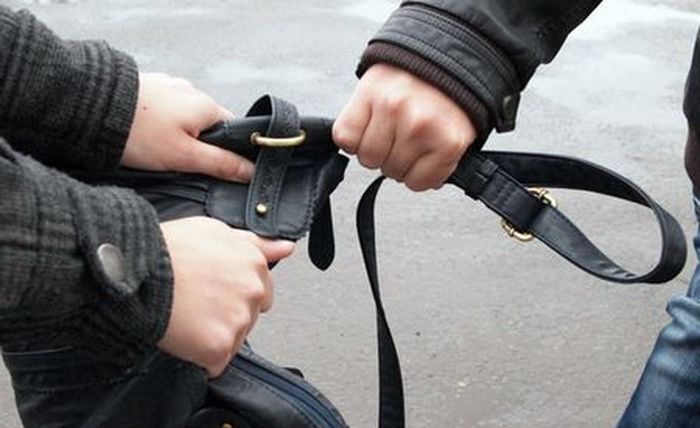 Ограбиха възрастна жена в центъра на Пловдив