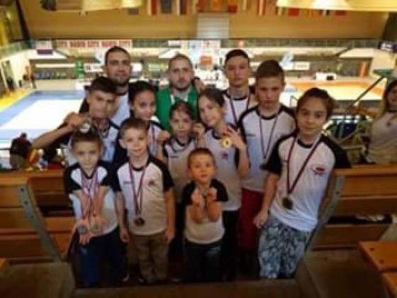Бургас: 18 медала са спечелили децата от Централен полицейски карате и джу-джицу клуб по време на Европейската купа по джу джицу в Словения