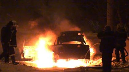 СТРАШЕН ЕКШЪН В ПЛОВДИВ! Пиян блъсна автомобил, избяга и запали колата си, за да заличи следите