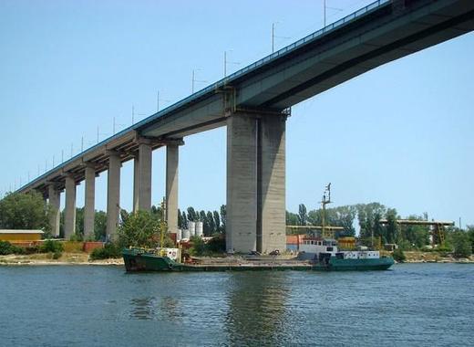 Мъж се хвърли от Аспаруховия мост! Защо?