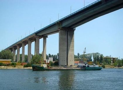 Мъж се хвърли от Аспаруховия мост! Защо?