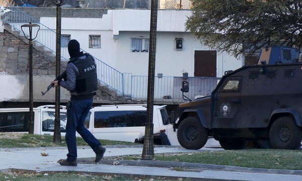 Застреляха сирийски журналист в Турция