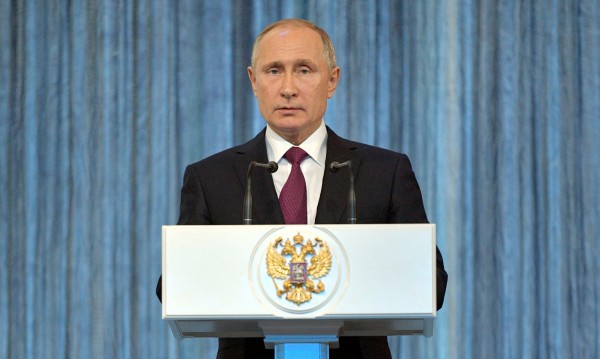 Путин: Западът иска да възпре надигащата се мощ на Русия