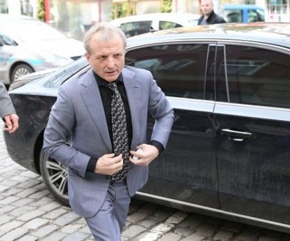 Гриша Ганчев наредил скандалното прекратяване на мача "Левски" - Литекс