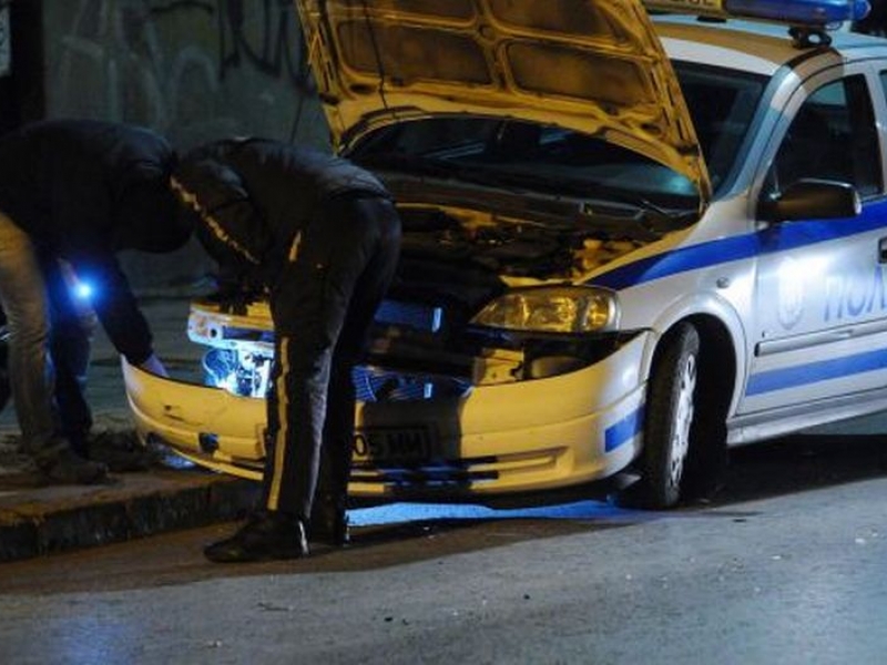 Полицейска кола катастрофира в Пловдив, две ченгета пострадаха