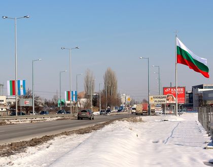 Над 300 нови знамена се веят в Пловдив  за Трети март (СНИМКИ)