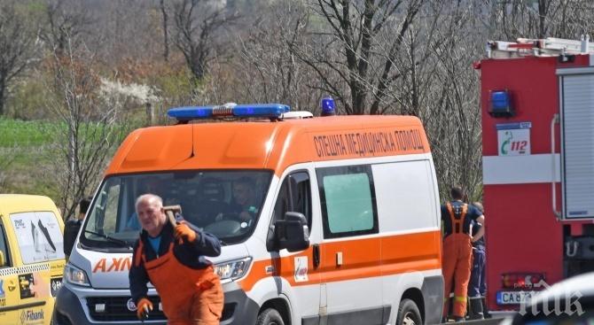 Мъж бере душа в болница след зверско меле край Варна
