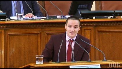 ОТ ПОСЛЕДНИТЕ МИНУТИ! Повдигнаха обвинение на мъжа, стрелял по депутат на