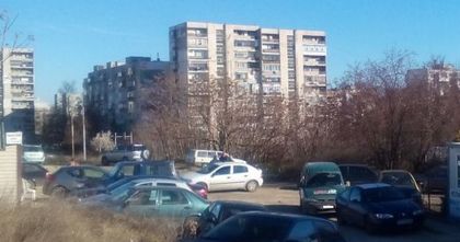 Съмнителна кола опразни района край КАТ - Варна