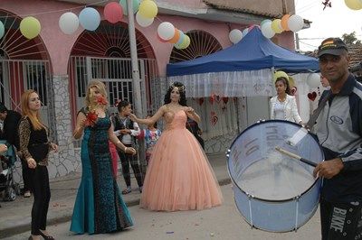 Глобили ромски сватбари с 1000 лв. в