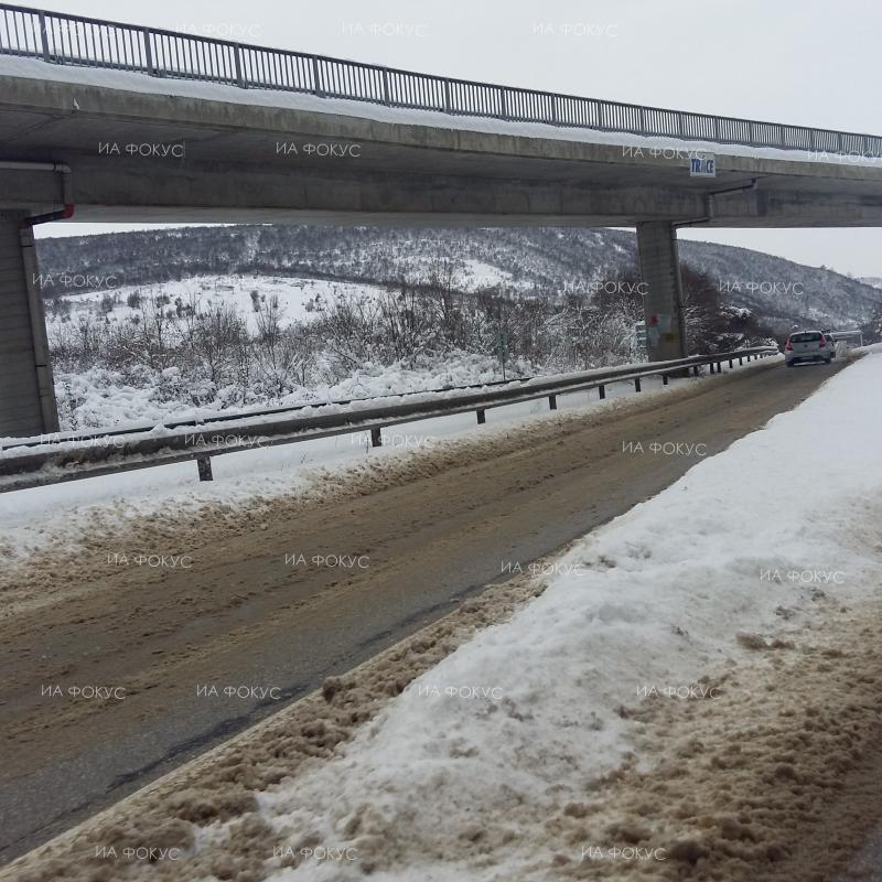 Кюстендил: Възстановено е движението на товарни автомобили над 12 тона по I-6 ГКПП Гюешево - Кюстендил