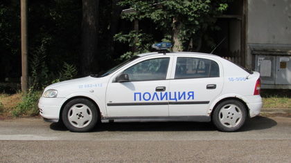 Няма спирка! Младите пияни джигити продължават да пилят гуми в Петрич