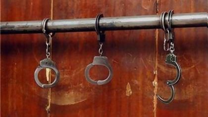 Задържаха двама крадци на злато