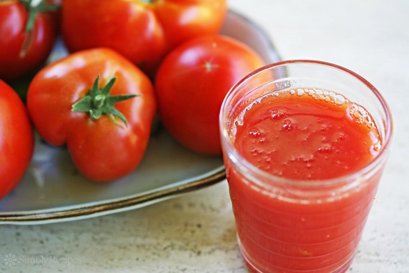 Какво става с тялото, ако пиете доматен сок в продължение на година?