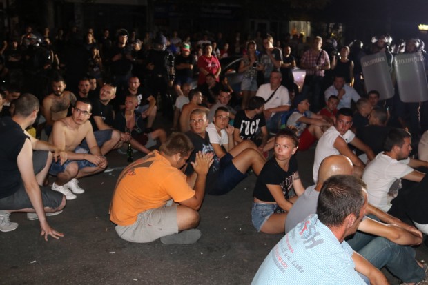 Полицията обяви края на протеста в Асеновград, хората насядаха по улиците