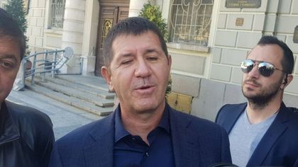 Свободни съчинения: Самуилов намалява рязко бюджета в Ботев заради Колежа