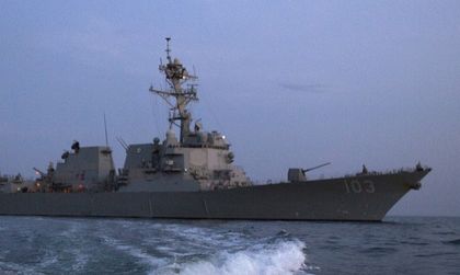 Руски катери принудили турски кораб да промени маршрута си