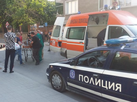 Шофьор отнесе пешеходец в Кючука и избяга, полицията го търси