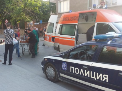 Шофьор отнесе пешеходец в Кючука и избяга, полицията го търси