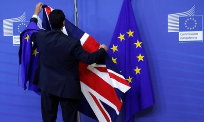 След Brexit: Младите от ЕС с 2-годишни британски визи?