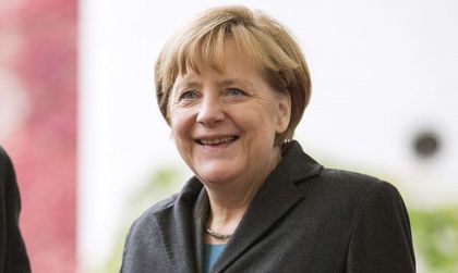 Вдигнаха заплатата на Меркел, скочи на €18 хил.
