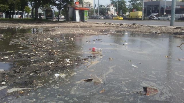 Мътна река текна в центъра на Пловдив СНИМКИ