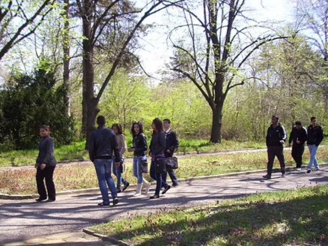 Преди година пак посегнали на бития учител в Садово