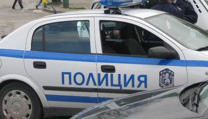 Келеши свиха лъскав автомобил в София и се удариха в патрулка